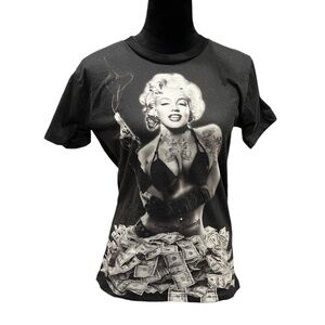 Mr. 1991INC & Miss Go Marilyn Monroe “Never Stop Dreaming” Black T-shirt